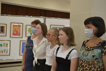 Победительниц конкурса рисунков, посвященного 300-летию прокуратуры России, чествовали в РДК