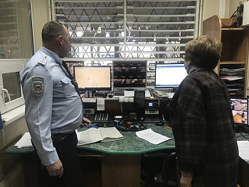 Работу дежурной части полиции проверила общественница