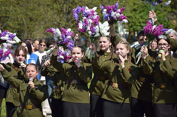 В Новоминской прошёл парад у дома ветерана