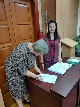 Выдача списков избирателей