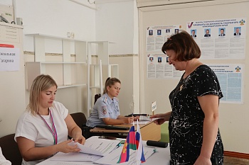 Продолжается первый день голосования на выборах