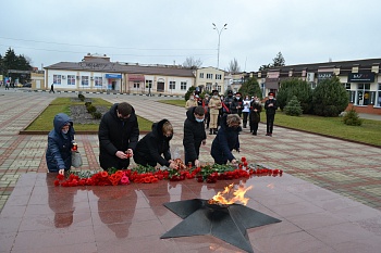 Никогда не забудут живые…