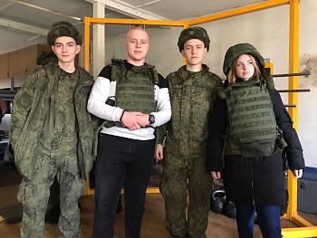 Каневская молодежь побывала на экскурсии в воинской части 