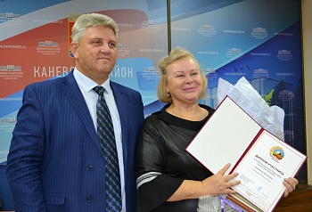 Участников Кубанской ярмарки наградил глава района