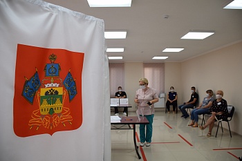 Жители Каневского района активно воспользовались возможностью досрочно проголосовать