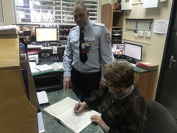 Работу дежурной части полиции проверила общественница