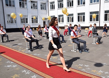 Медали торжественно вручить!
