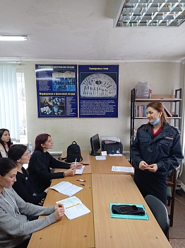 Каневские полицейские провели профилактические беседы со студентами